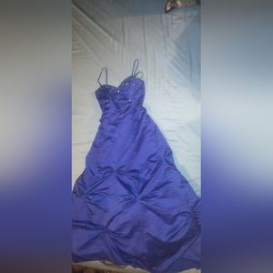 A purple hoco dress it is missing the back sinch thing, BRAND IS MASQUERADE